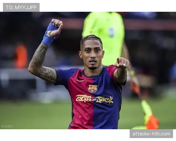 拉菲尼亚入选FIFA最佳阵容,团队精神与精湛球技获全球瞩目 拉菲尼亚入选FIFA最佳阵容,团队精神与精湛球技获全球瞩目