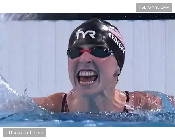 凯蒂·莱德基凌晨四点泡在泳池的样子，真不是普通人能模仿的自律