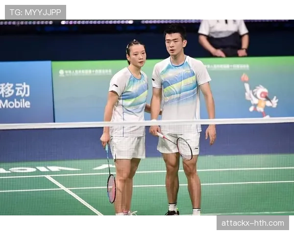 黄雅琼赛场拼到炸，下一秒机场变身女明星，这反差我消化不了